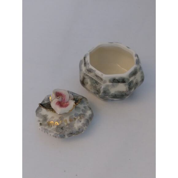 VTG Floral Trinket Box Dish Beautiful Delicate Flower and Leaves on Lid  (9) - Picture 2 of 7